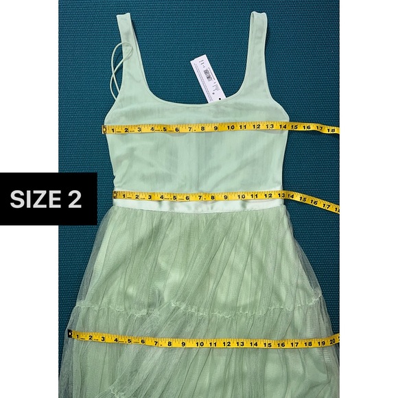 Alice + Olivia Chara Scoop Neck Green Tulle Midi Dress - Picture 9 of 16